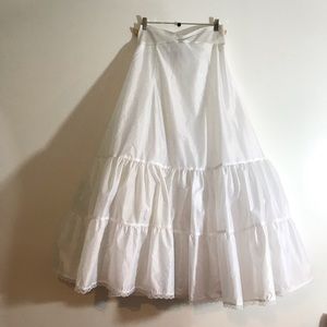 White crinoline